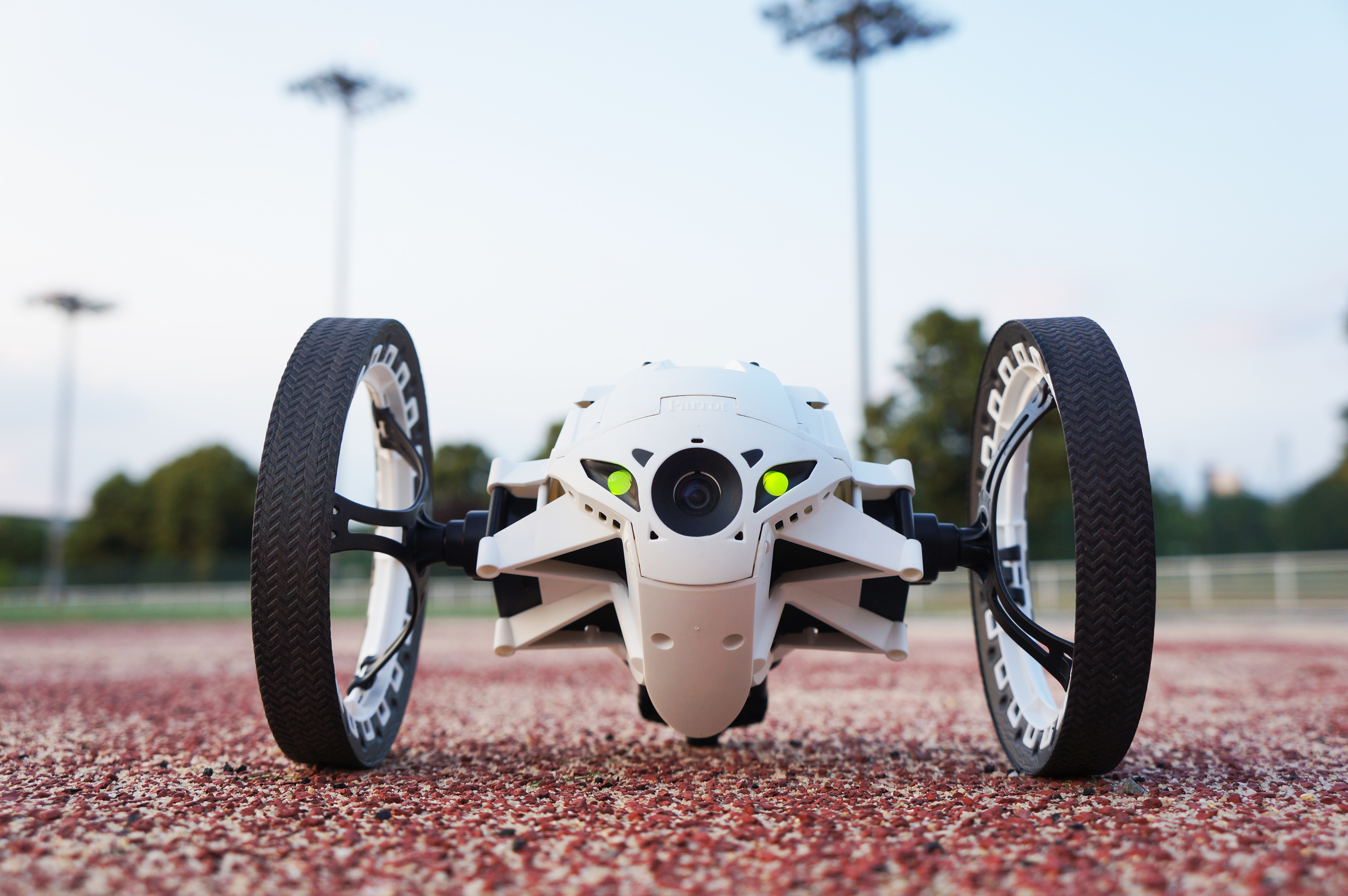 Parrot MiniDrone Sumo in white