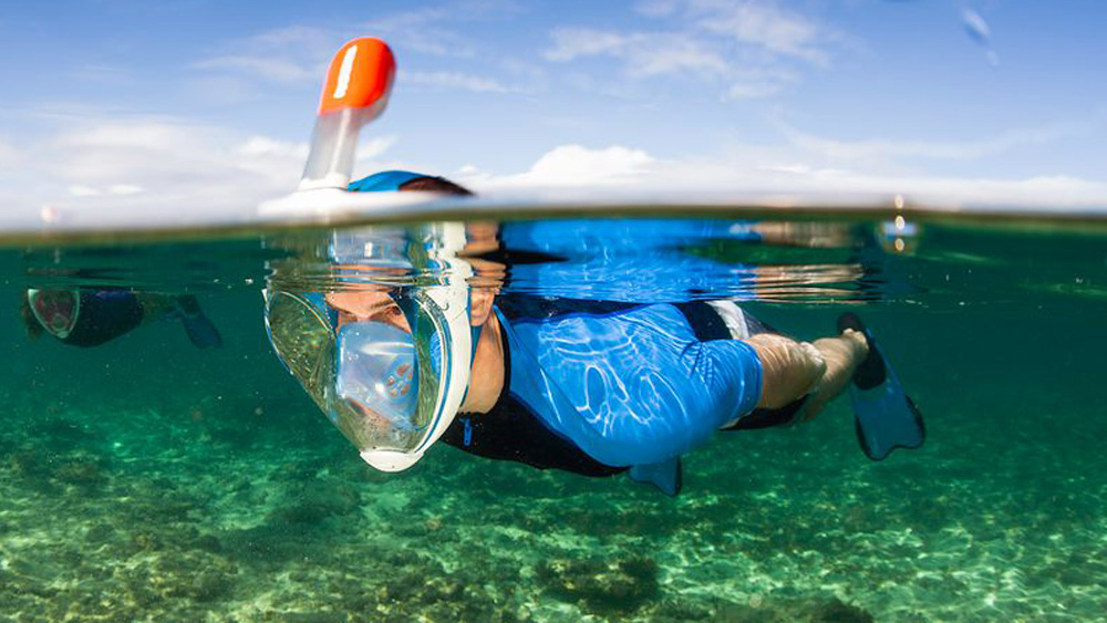 easybreathr_snorkelling_mask_-_blue_white_tribord_8304664_934881_web