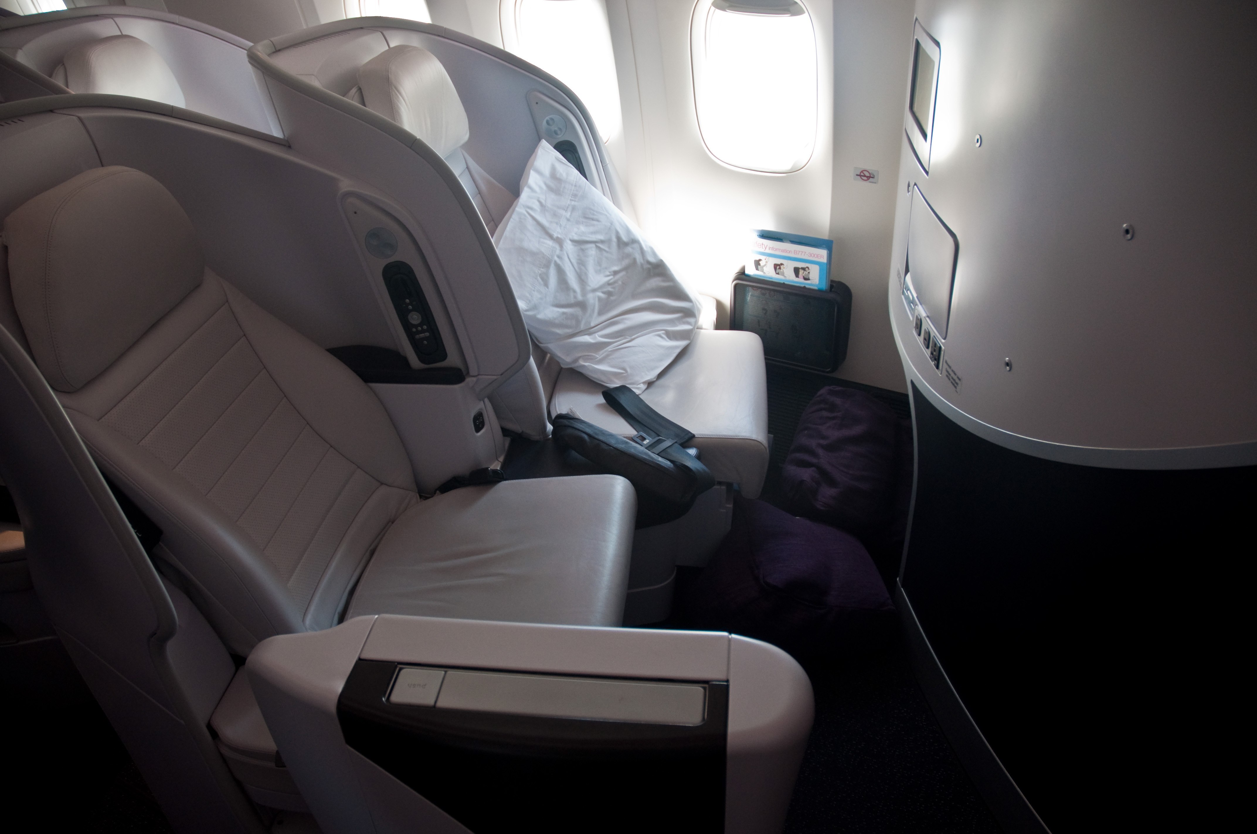 5_Air_New_Zealand_Premium_Economy_Cabin_Flickr_-_PhillipC