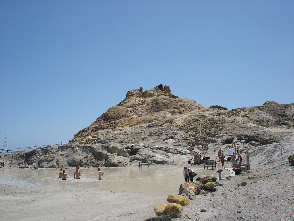 Volcanic_mud_bath_by_Flickr_User_Starbuck_Powersurge