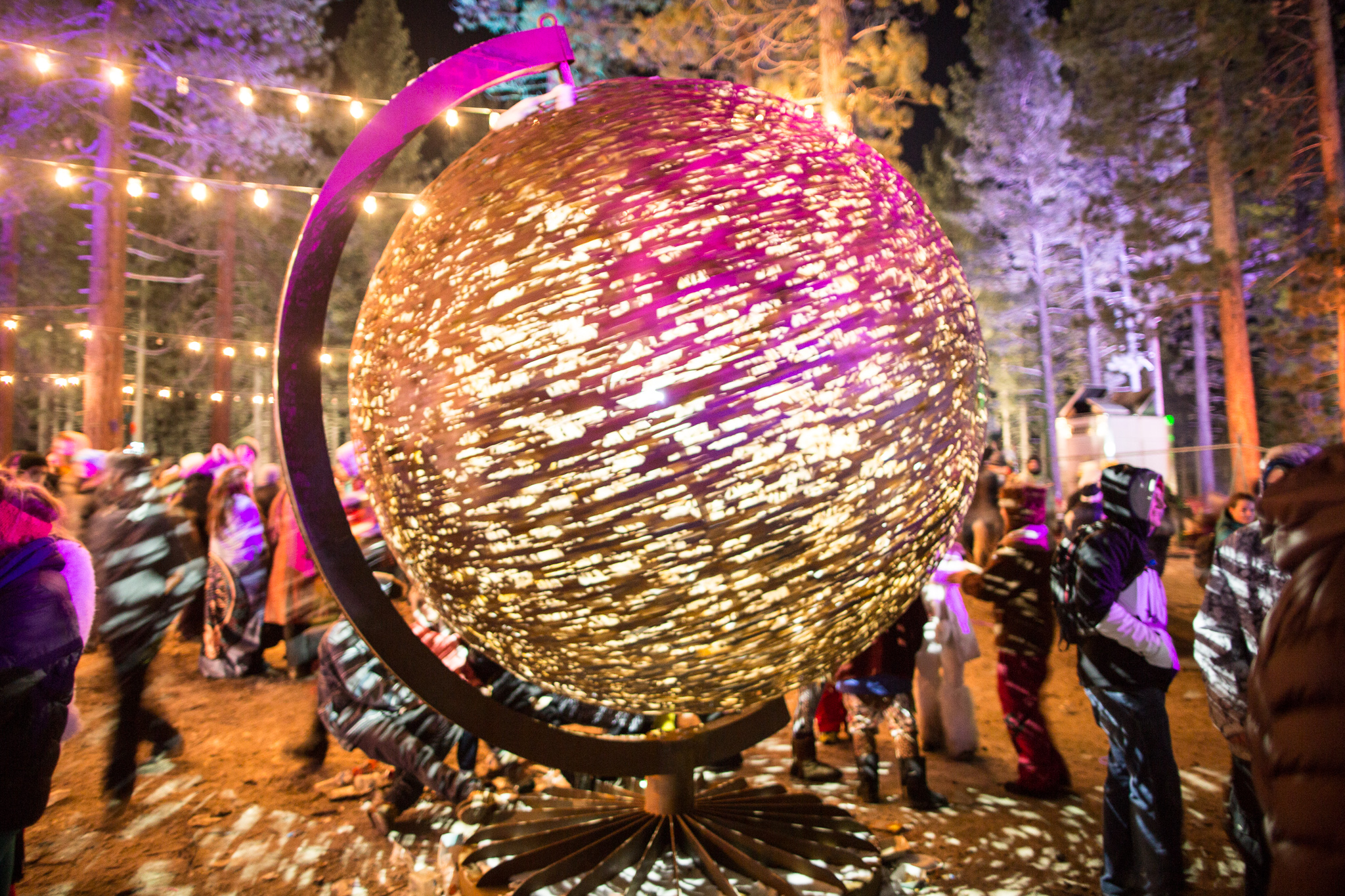 snowglobe_drewlevin_day3_dailyset-032