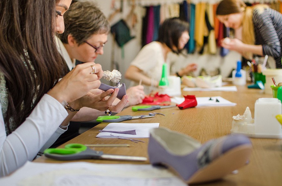 i can make shoes_class