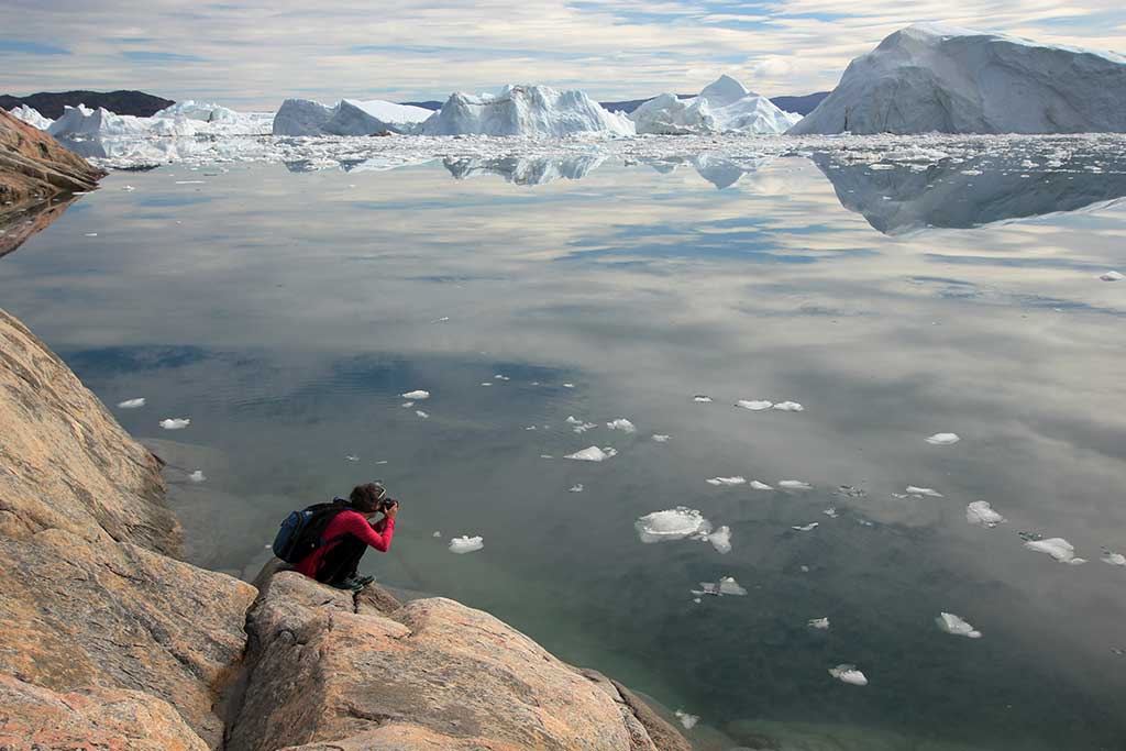 4.Shooting-the-Jacobshavn-ice-fjord-in-Ilulissat,-Greenland
