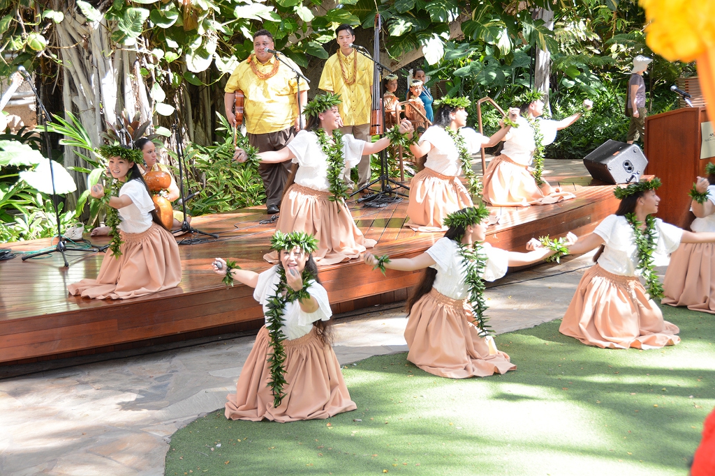 2 aloha Opening Ceremony-Ka La Onohi Mai o Haehae