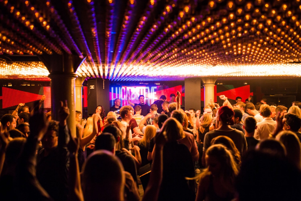 7 amsterdam RemydeKlein_JimmyWoo_Shermanology_20151017