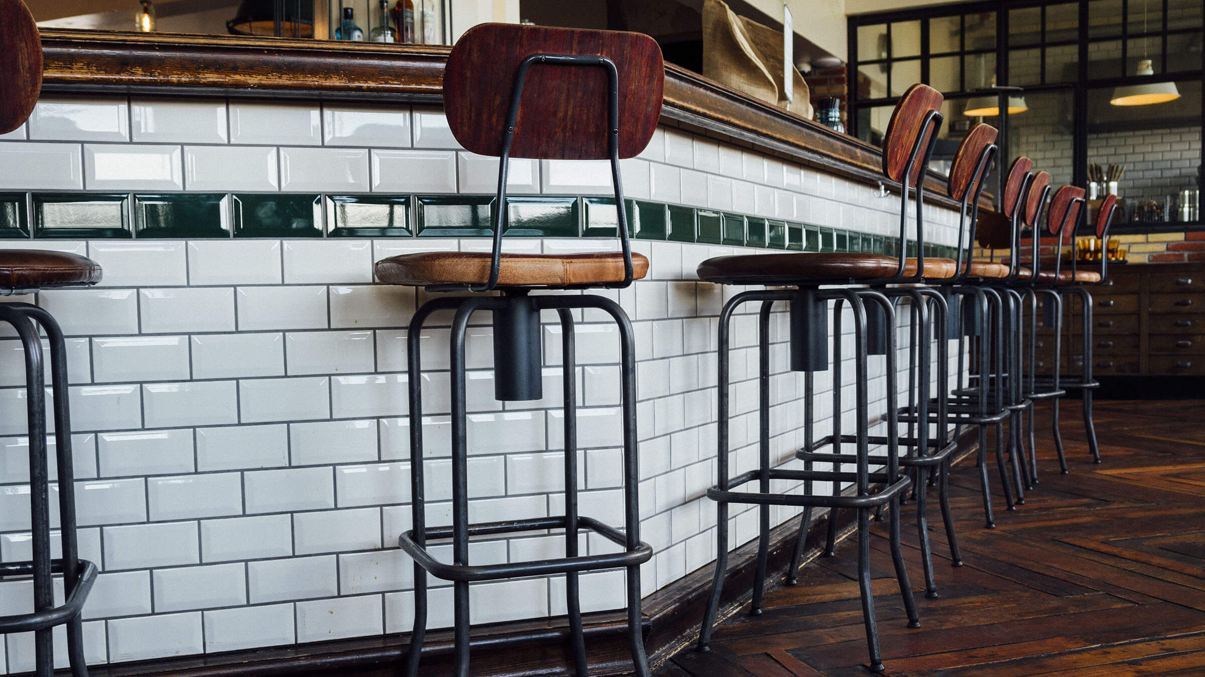 Counter seating clearance