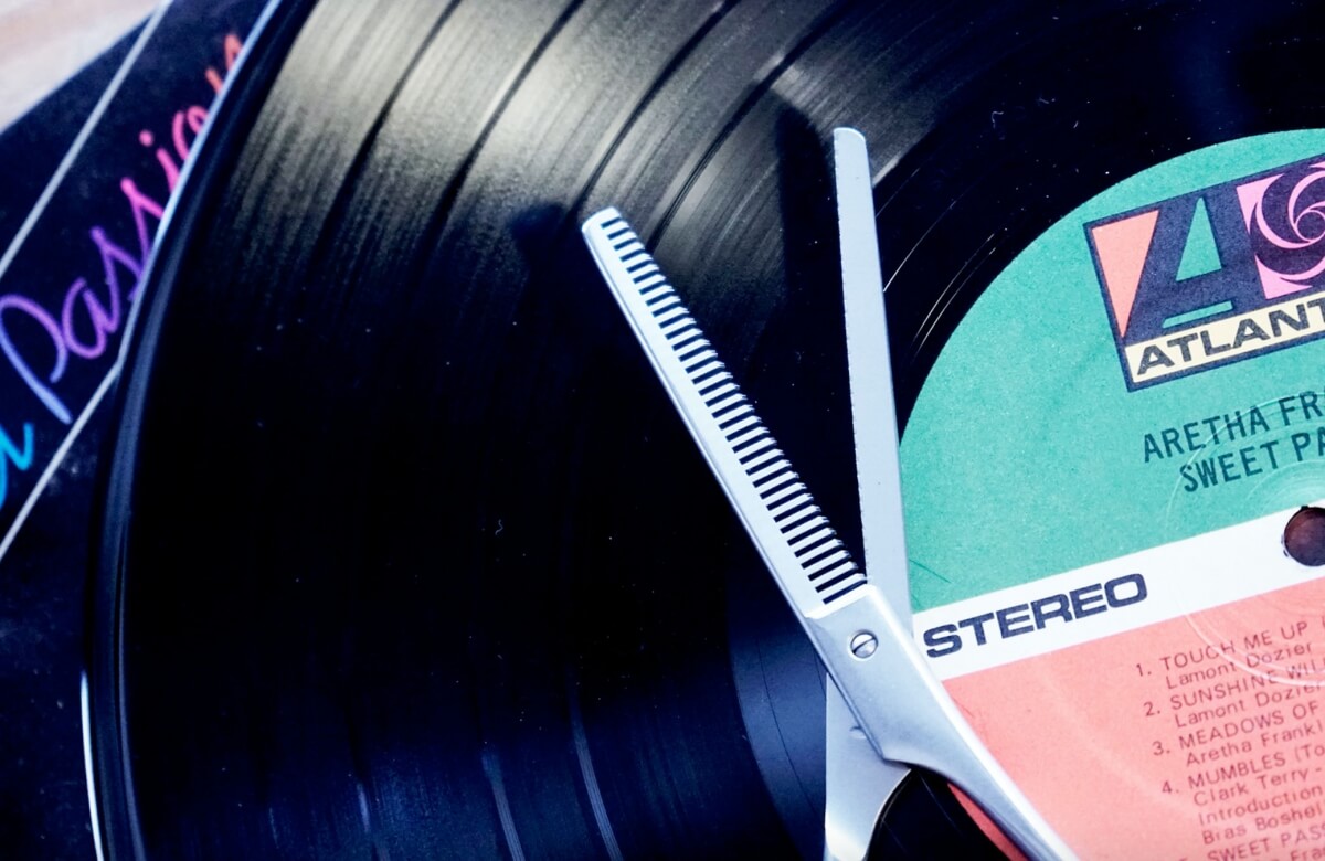 Sip & Snip: “Hairclubbing” And The Rise Of The Salon-Bar