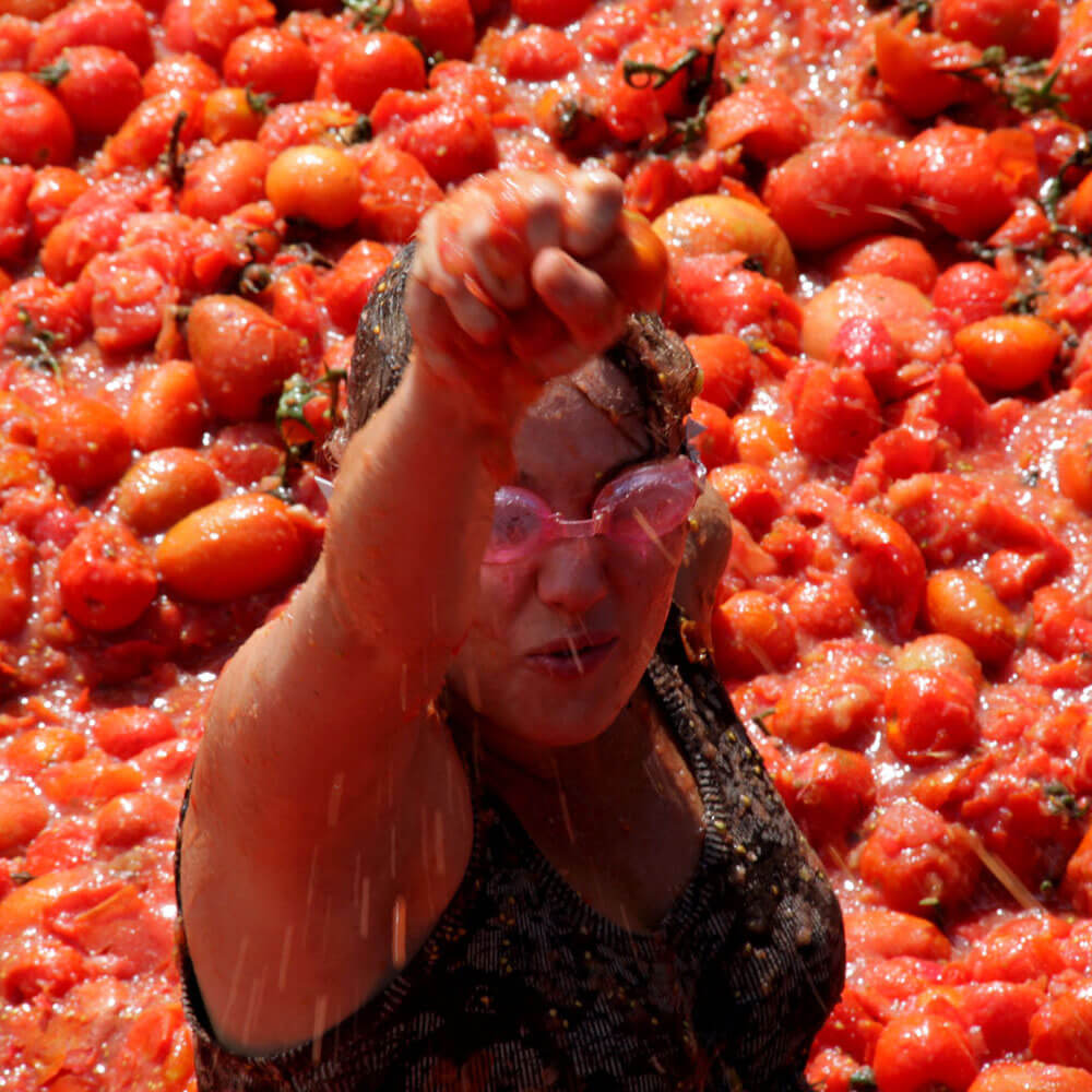 Потрясая помидорами. Tomatina праздник праздник в испании. Потрясая помидорами. Испания: томатина — битва томатами. Праздник la tomatina в испании.
