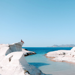 Playa de guijarros blancos