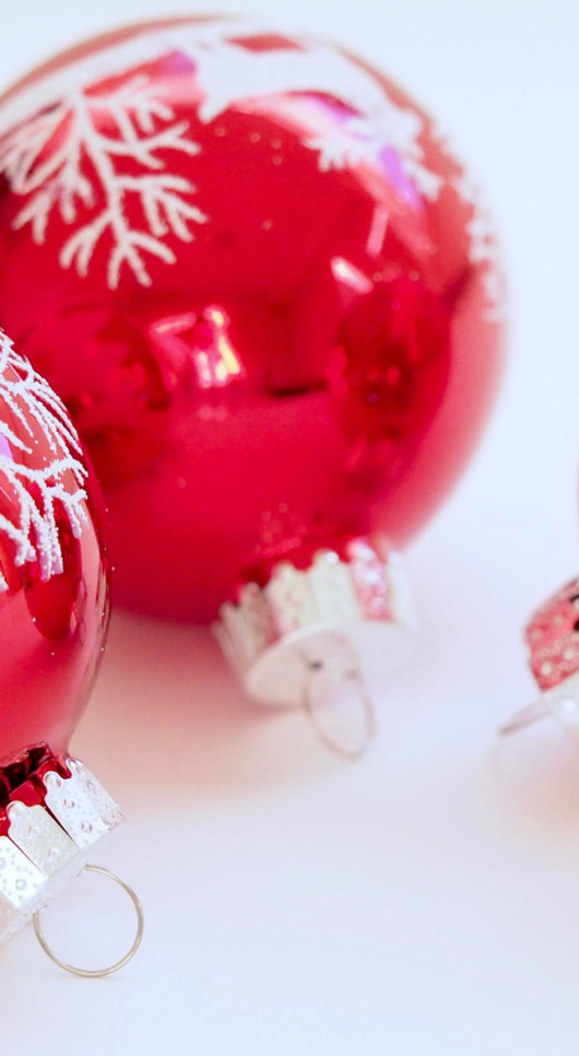 Deck The Halls DIY: 10 Handmade Holiday Decorations