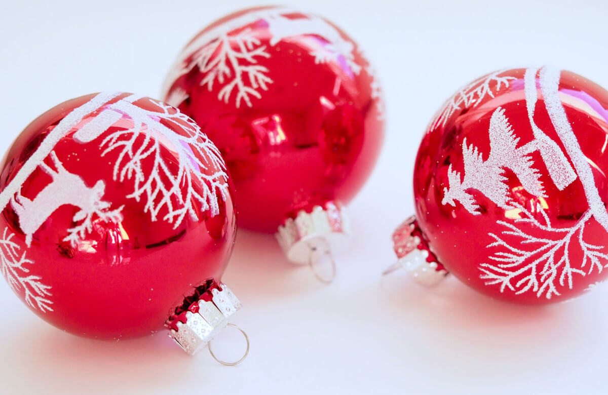 Deck The Halls DIY: 10 Handmade Holiday Decorations