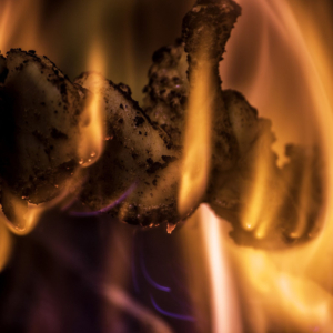 Un horno de barro y todos los platos que se cocinan en él, por su marcado sabor ahumado.