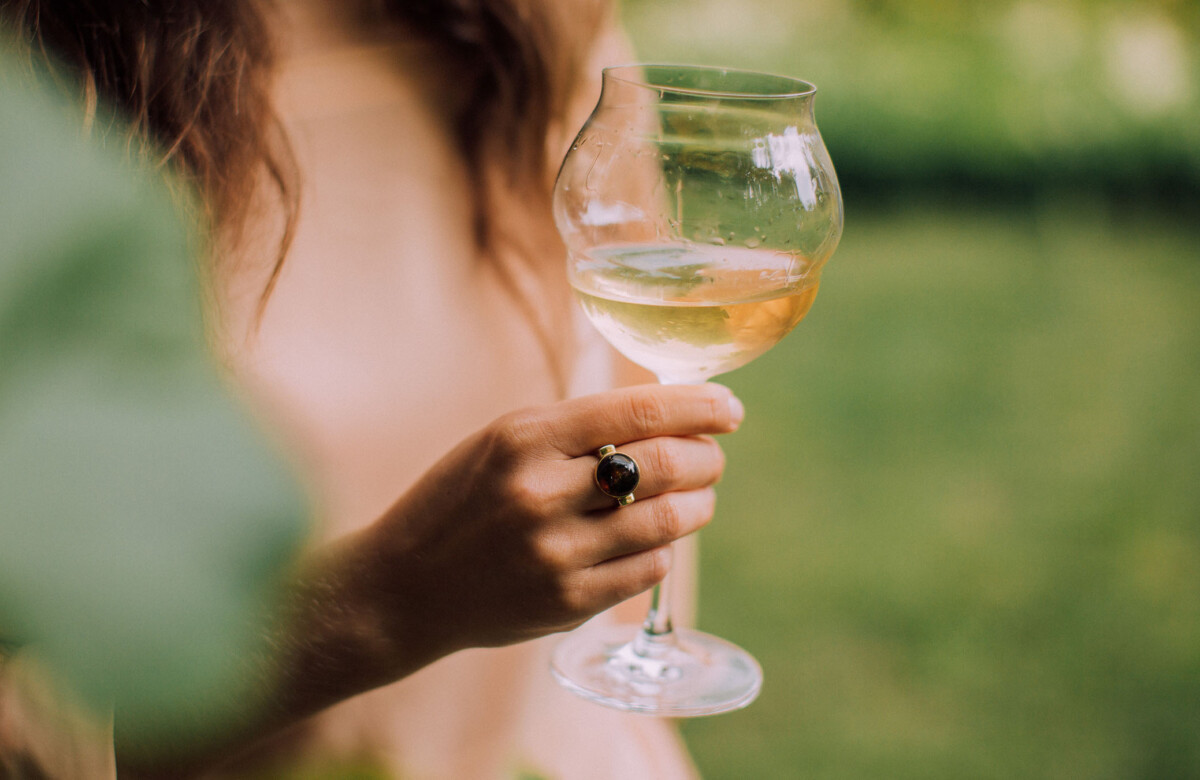 10 White Wine Grapes To Discover This Summer