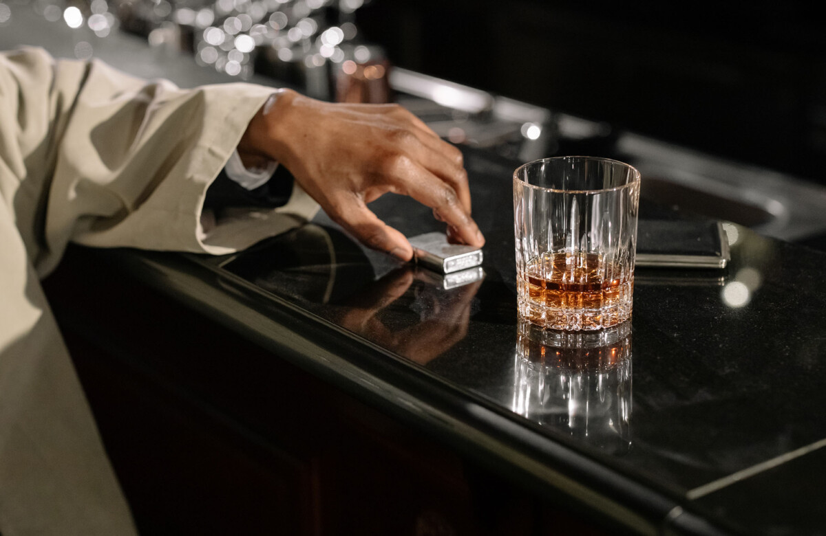 Drink Like Hollywood: The Iconic Tipples Of The Silver Screen