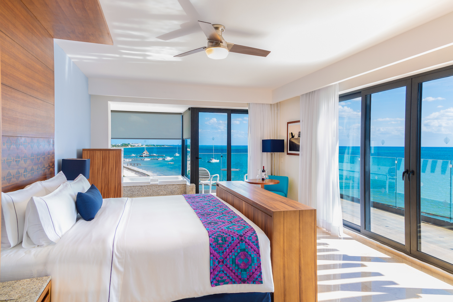 2 SNS-ROOM-RUBY SUITES-1KING2 (1)