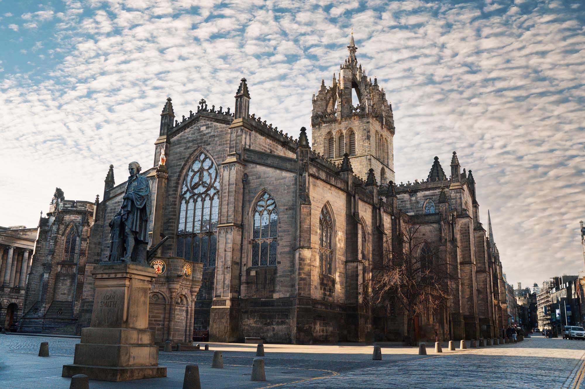 Edinburgh St Giles Cathedral in the sun with a blue sky