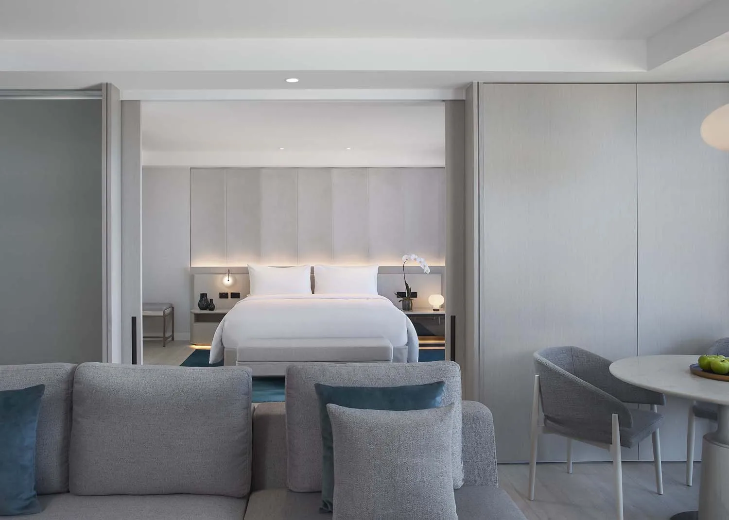 4b JW Marriott 2201 Executive Suite Lounge to Bedroom hi-res