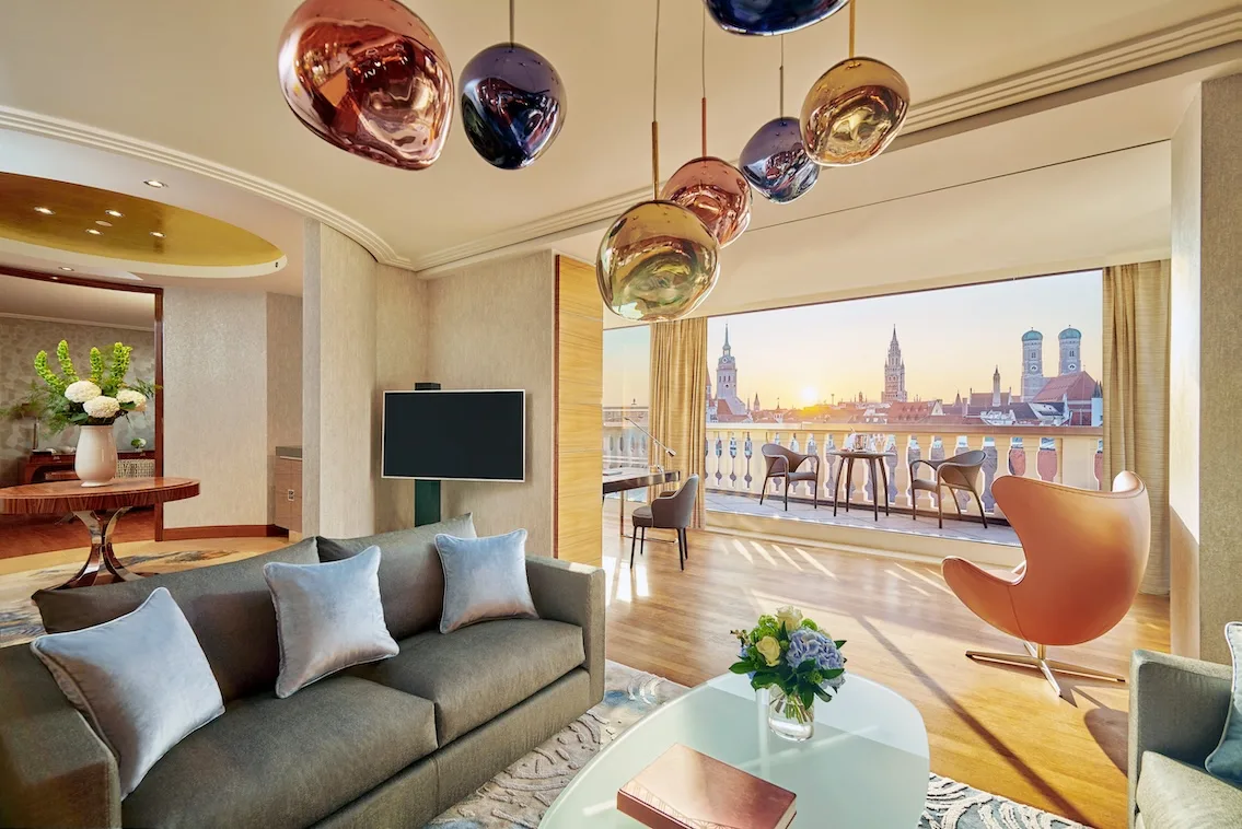 MOMUC PRESIDENTIAL SUITE 608