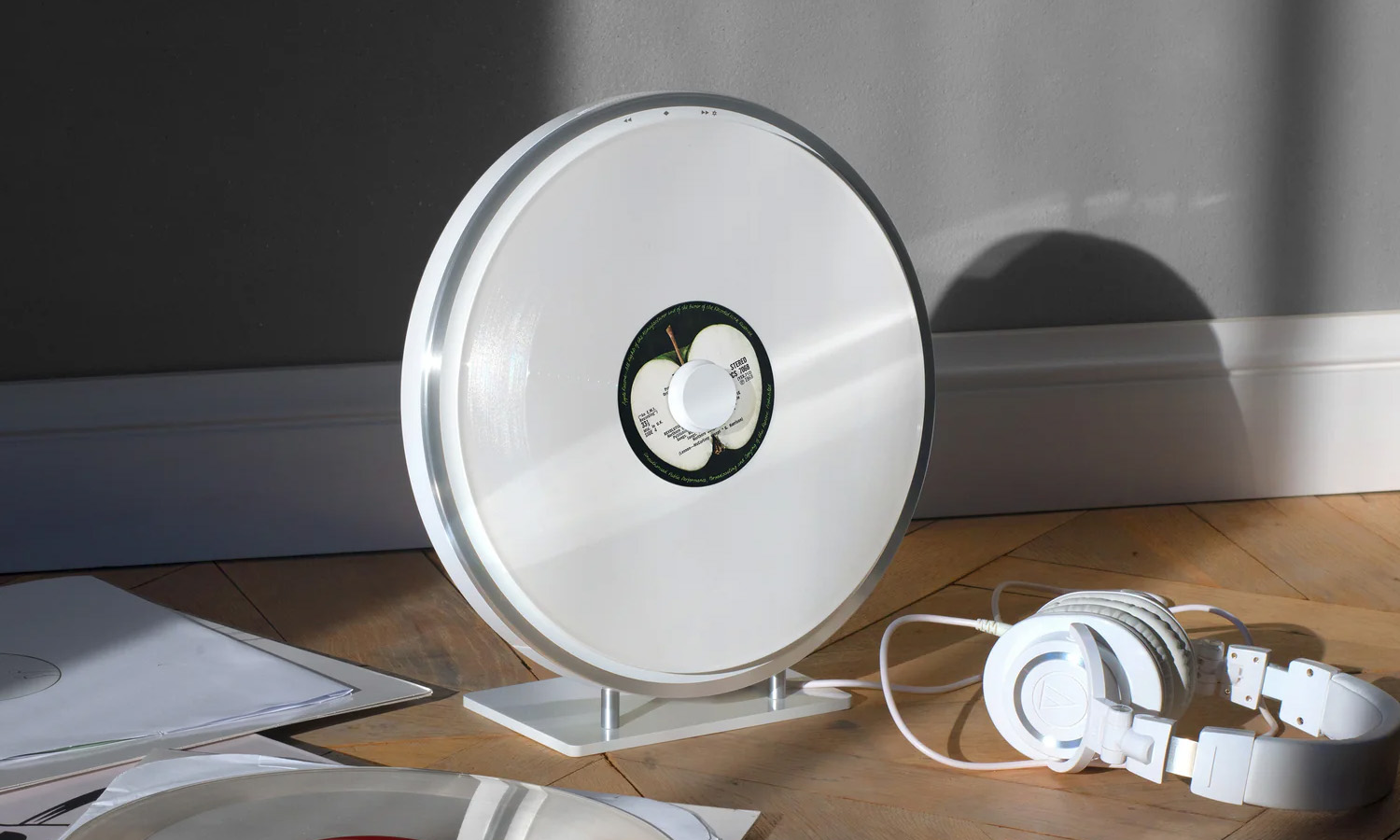 home-gadgets-white-wheel