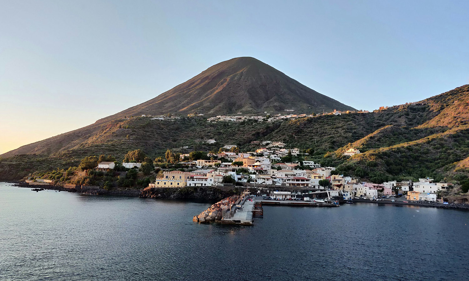 island-hopping-salina
