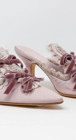 Artful Accessories: 7 Alluring Style Exhibitions