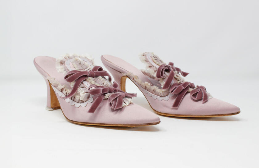 Artful Accessories: 7 Alluring Style Exhibitions