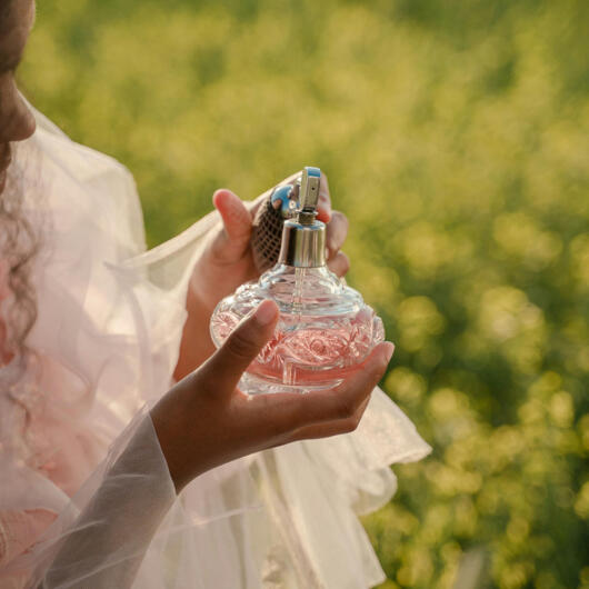 Floral Fantasies: 8 Garden-Inspired Scents For Spring