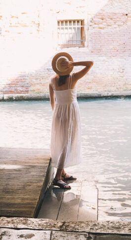 Destination Style: 8 Captivating Travel Looks