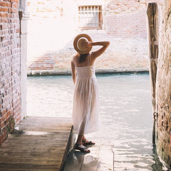 Destination Style: 8 Captivating Travel Looks