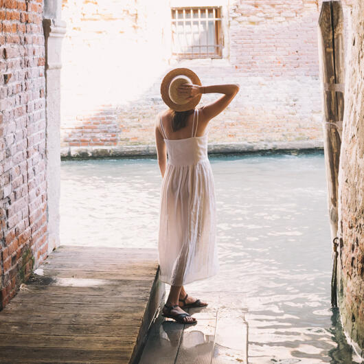 Destination Style: 8 Captivating Travel Looks